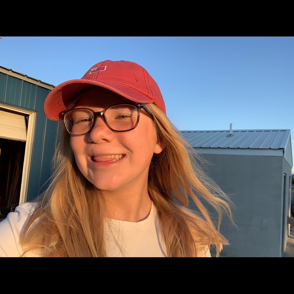 Meet your Posher, Hannah
